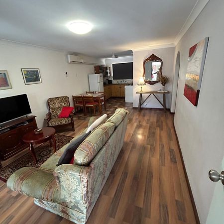 Champion Bay Beach Unit, With Own Carport, Geraldton Buitenkant foto